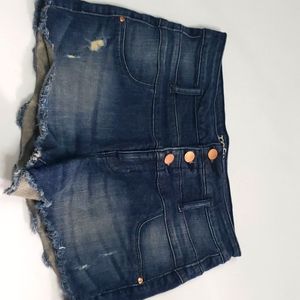 refuge size 4 shorts